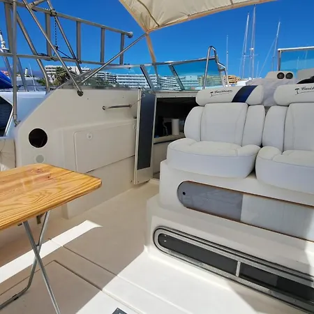 Beatrix Boat Botel