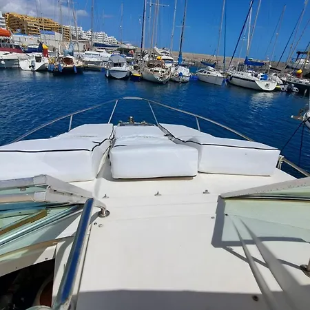 Botel Beatrix Boat *